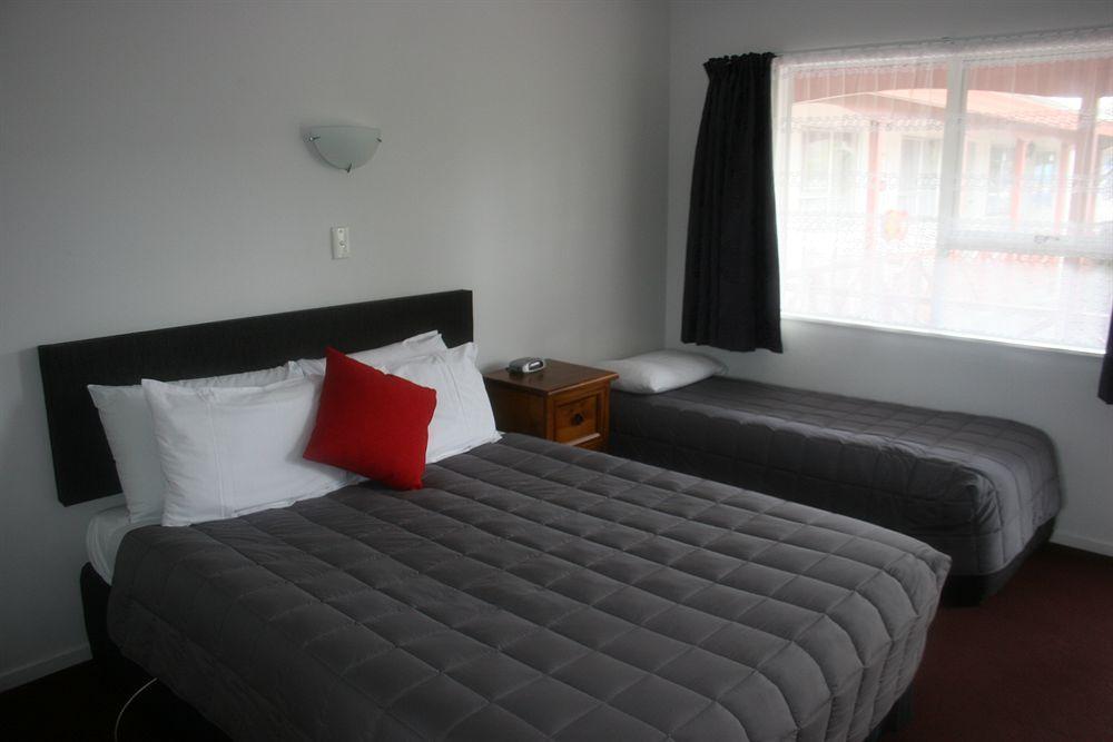 Burgundy Rose Motel Whangarei Exterior foto