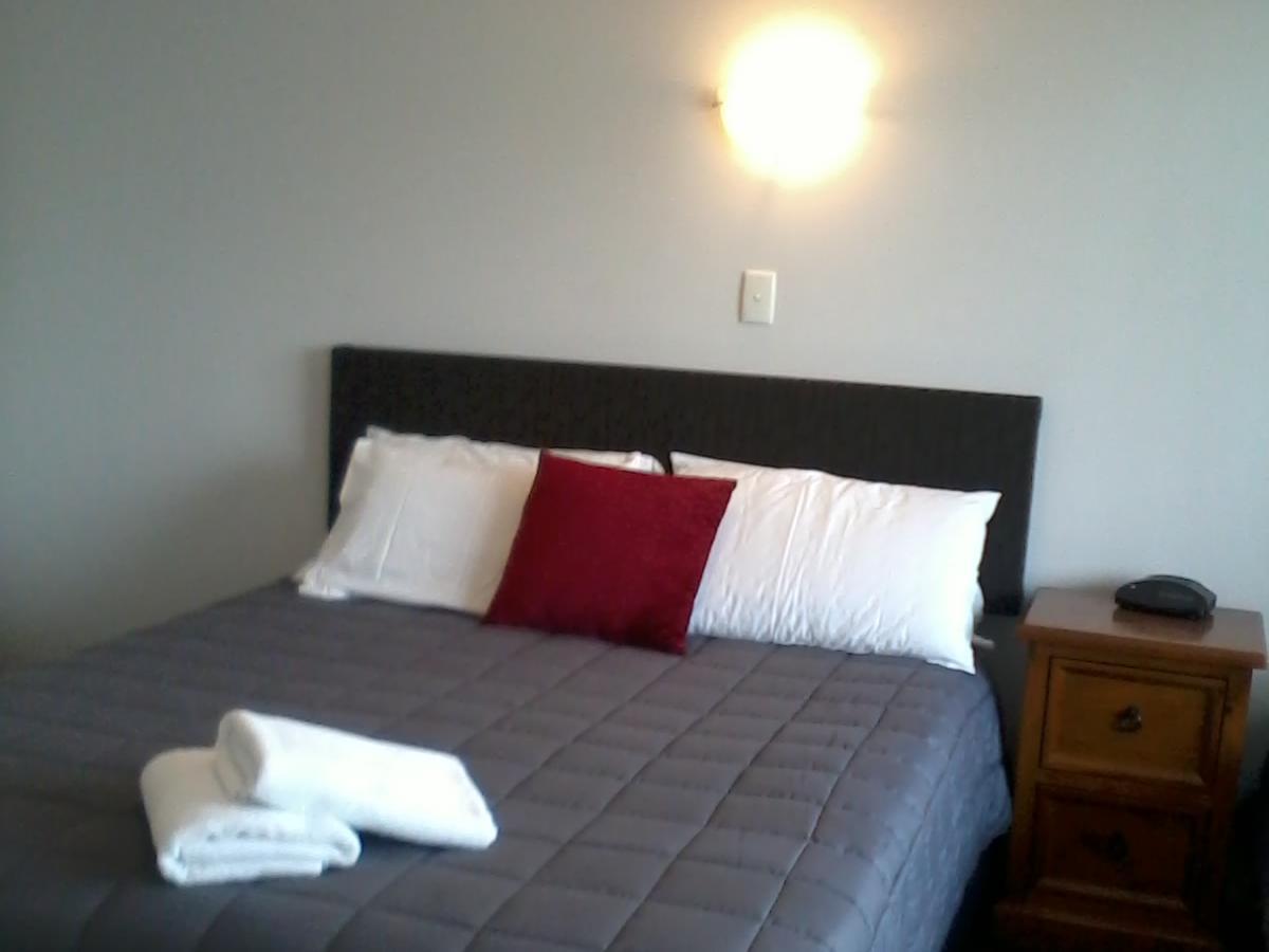 Burgundy Rose Motel Whangarei Exterior foto